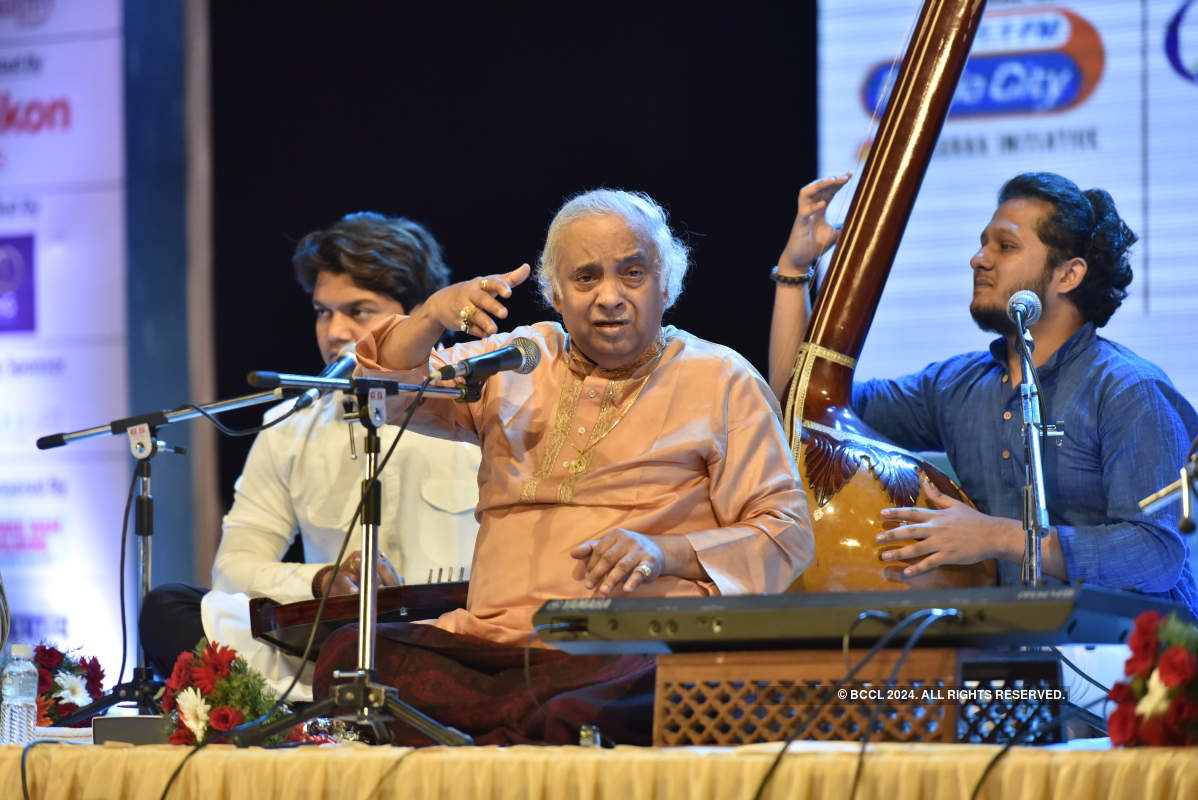 Puneites soaked in a musical fiesta