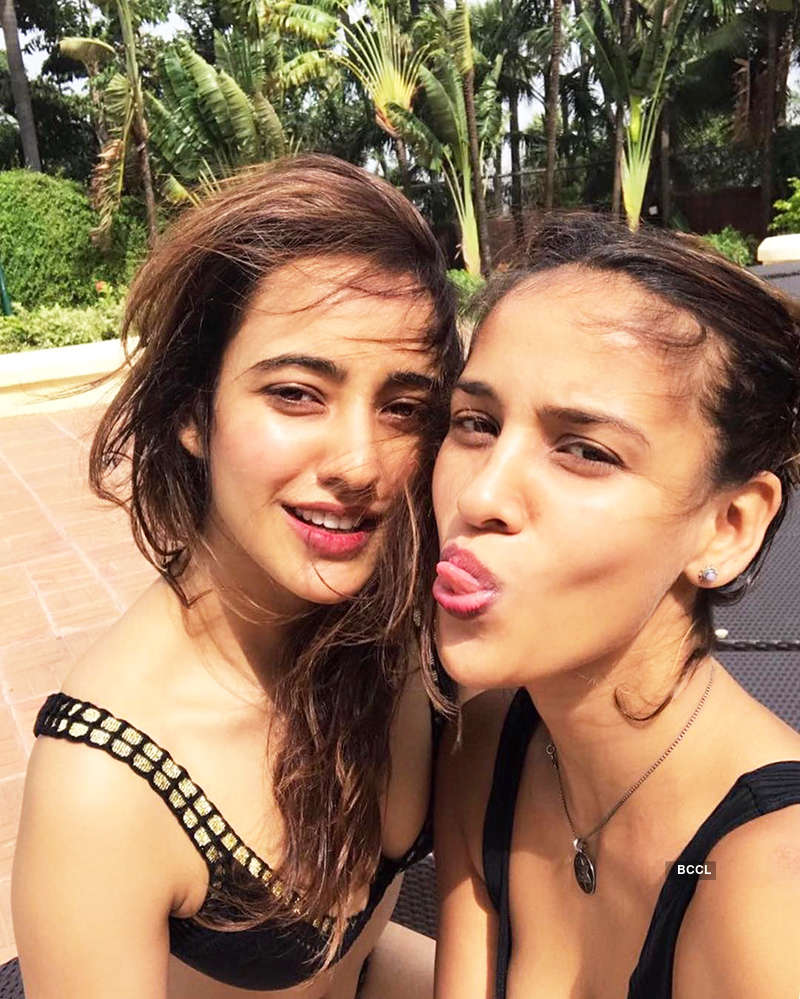 Aisha Sharma sets temperatures soaring with her new breathtaking pictures