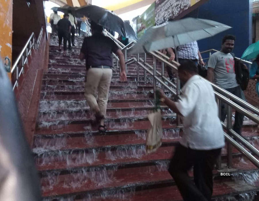 Heavy rain disrupts normal life in Mumbai