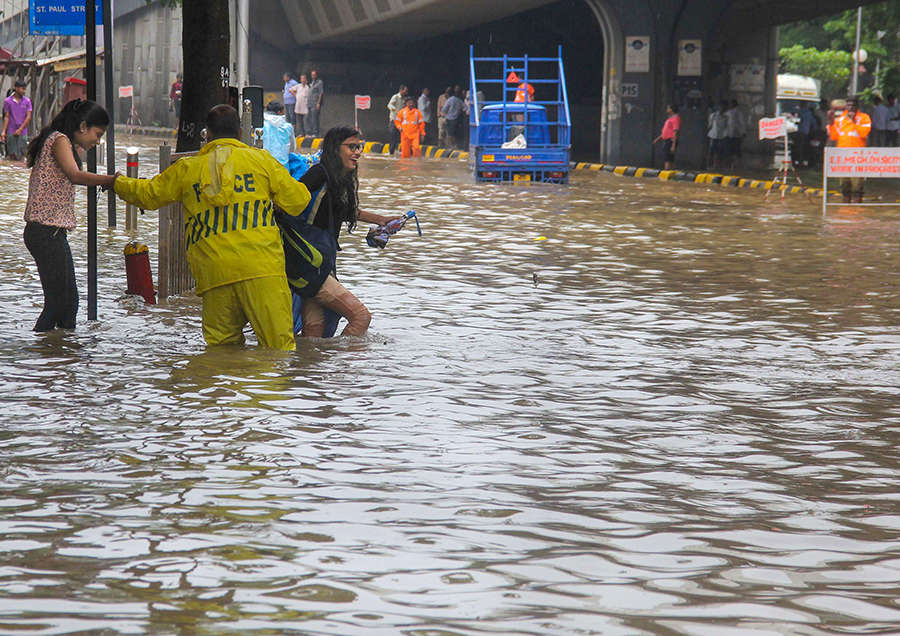 Heavy rain disrupts normal life in Mumbai