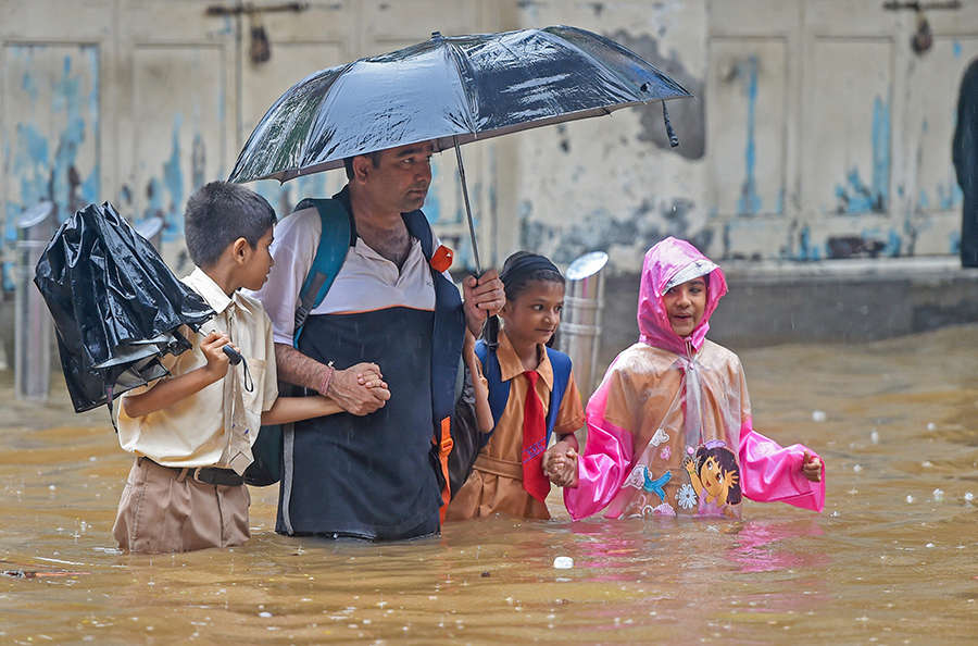 Heavy rain disrupts normal life in Mumbai