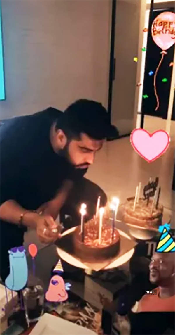 Inside pictures of Arjun Kapoor's birthday party