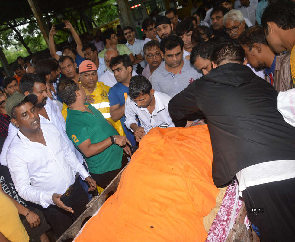 ‘Taarak Mehta Ka Ooltah Chashmah’ team bids tearful adieu to Kavi Kumar Azad