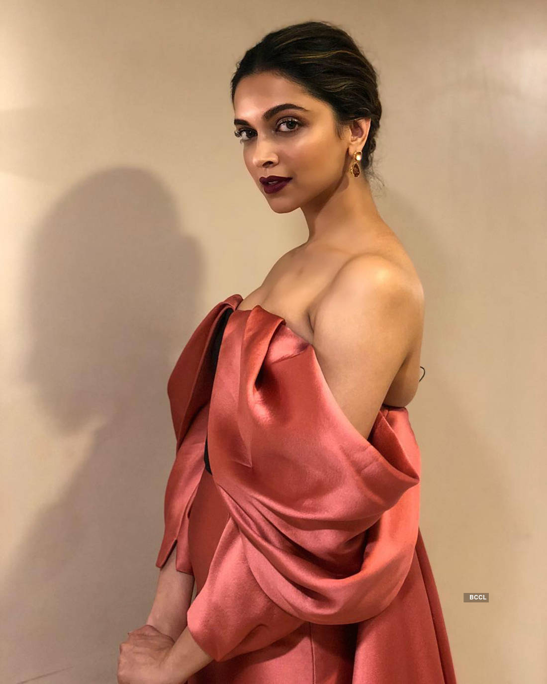 Deepika Padukone looks like a Disney princess in her new pictures!