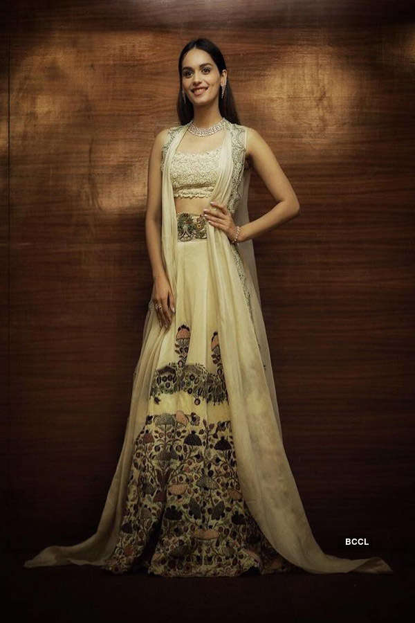 Manushi Chhillar stuns in this lovely outfit