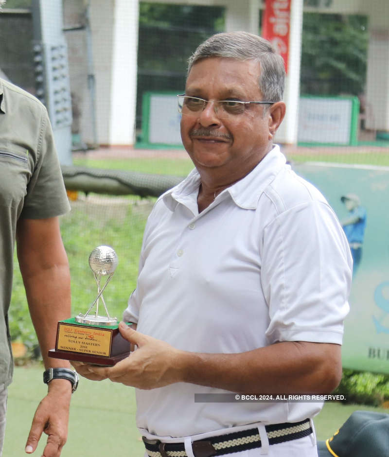 Golfers take part in amateur open at Tollygunge Club