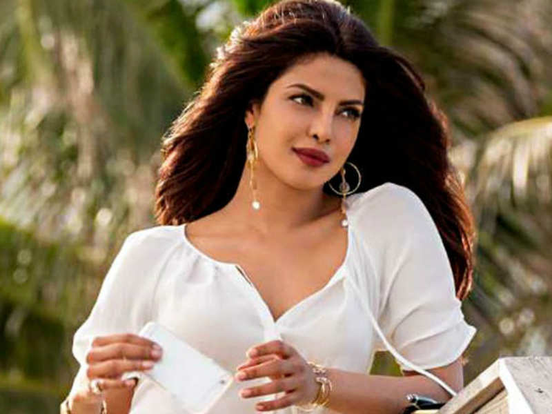 Priyanka chopra clearance heart necklace