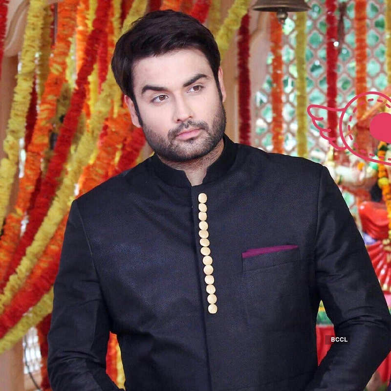 Is Vivian Dsena dating co-star Amrita Prakash?