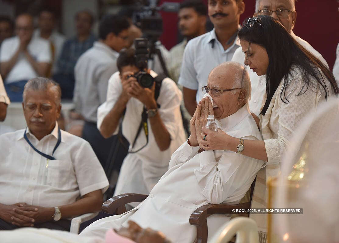 Spiritual guru Dada JP Vaswani cremated with state honours