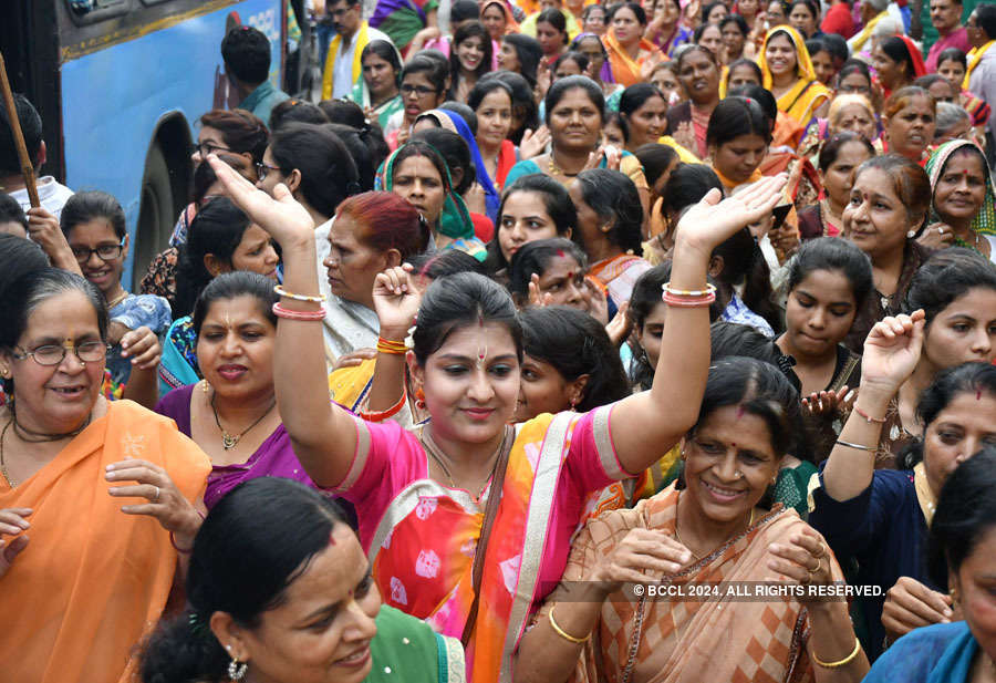 Lakhs of devotees attend Rath Yatra of Lord Jagannath