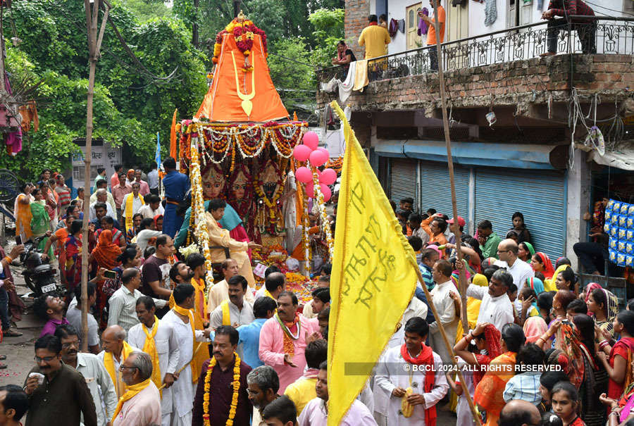 Lakhs of devotees attend Rath Yatra of Lord Jagannath