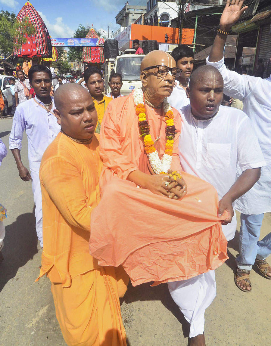 Lakhs of devotees attend Rath Yatra of Lord Jagannath