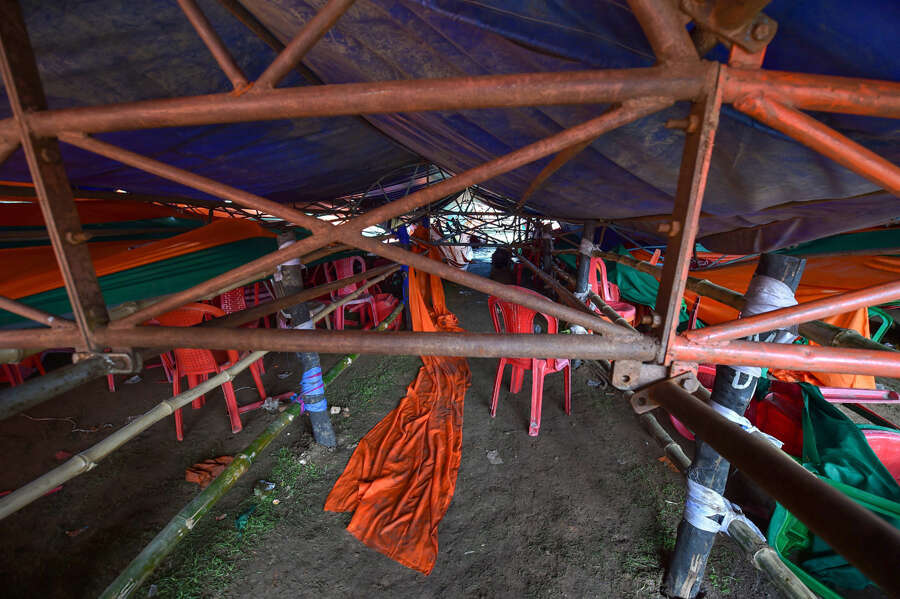 Several injured as canopy collapses during Modi's Bengal rally