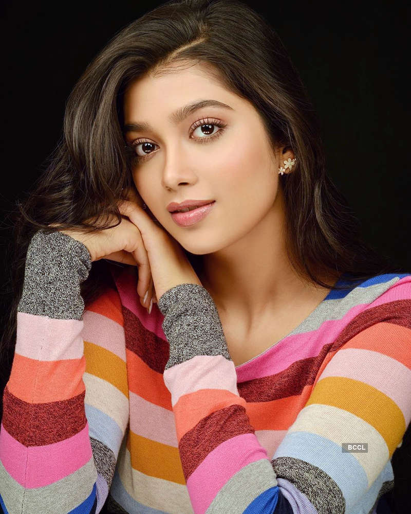 On Nag Panchami, Digangana Suryavanshi surprises her fans with this thrilling picture