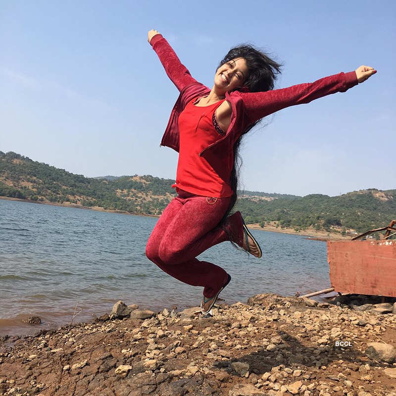 On Nag Panchami, Digangana Suryavanshi surprises her fans with this thrilling picture