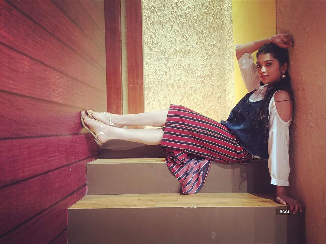 On Nag Panchami, Digangana Suryavanshi surprises her fans with this thrilling picture