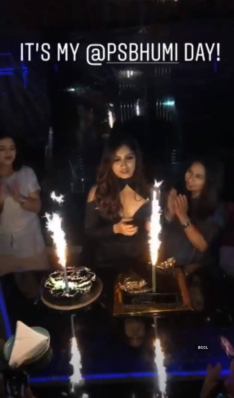 Bhumi Pednekar celebrates birthday with close friends in style, see pictures