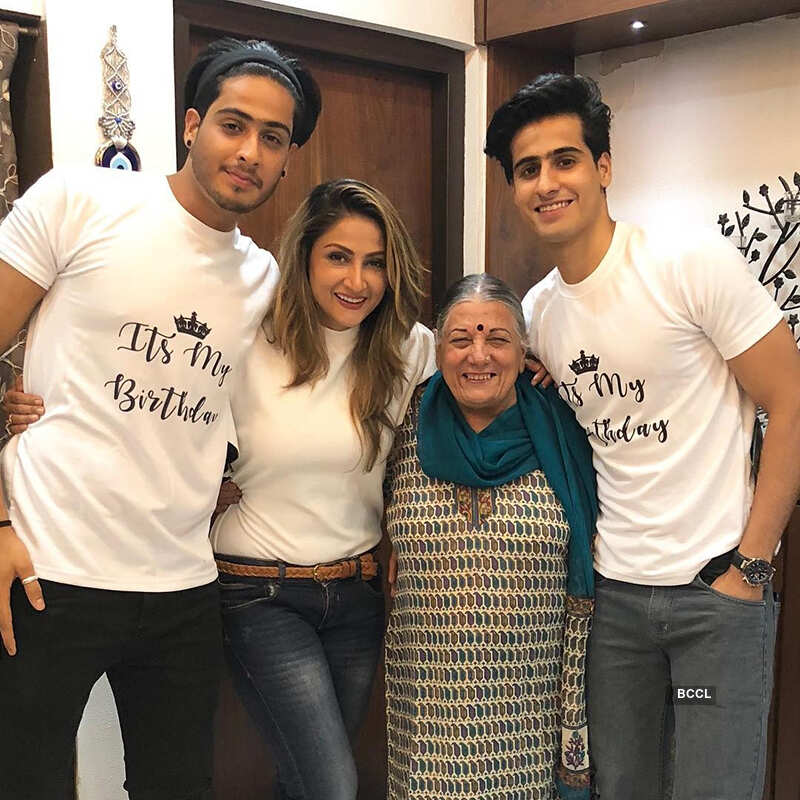 Kasautii Zindagii Kay fame Urvashi Dholakia doesn’t seem to age at all