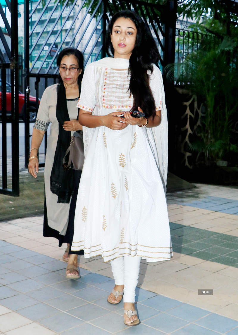 Juhi Parmar, Sachin Pilgaonkar and other celebs attend prayer meet of Rita Bhaduri