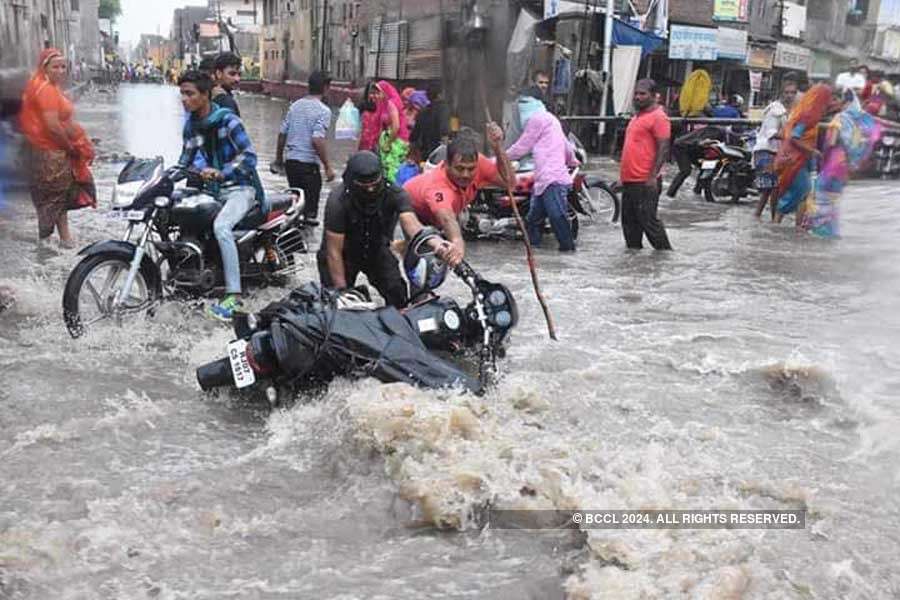 Heavy rain lashes Bikaner, Jaipur