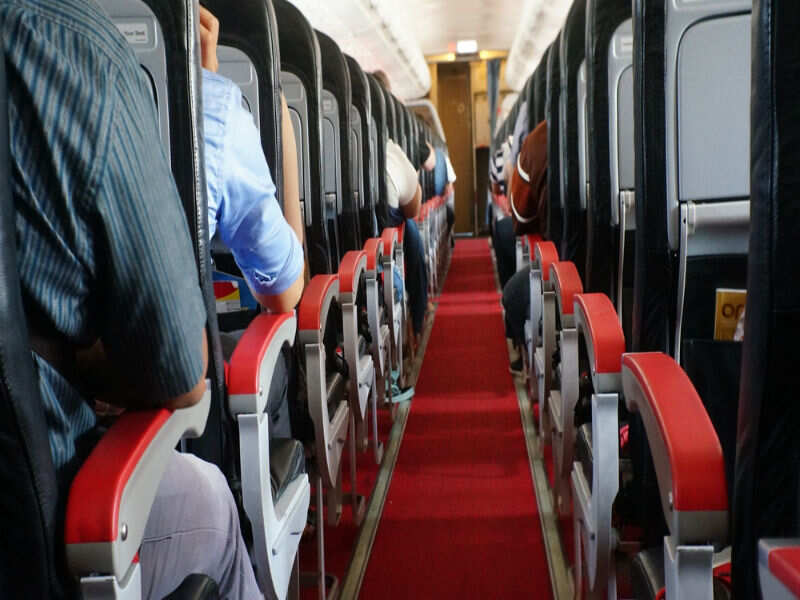 How the air vent in a flight works?