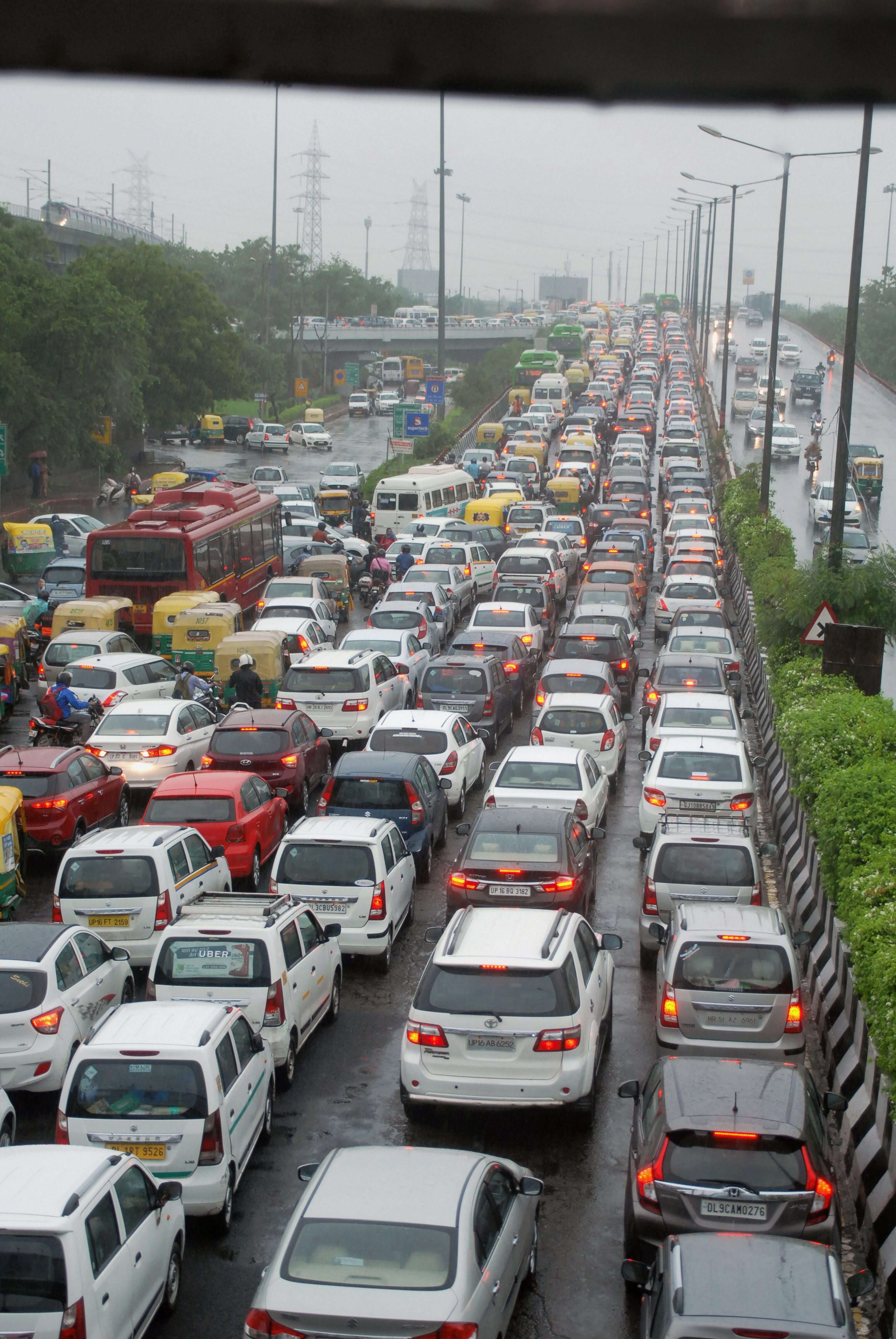 Monsoon rains disrupt normal life in Delhi-NCR, traffic jams due to water-logging