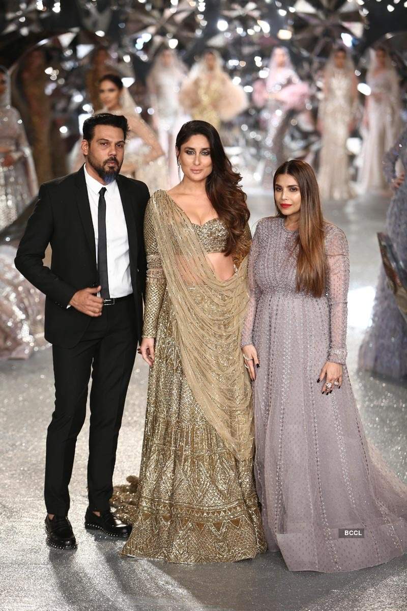 Kareena wore 30 kg lehenga for Falguni and Shane Peacock