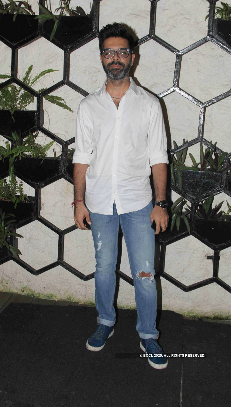 Bollywood celebs come in full attendance at Dinesh Vijan’s birthday party