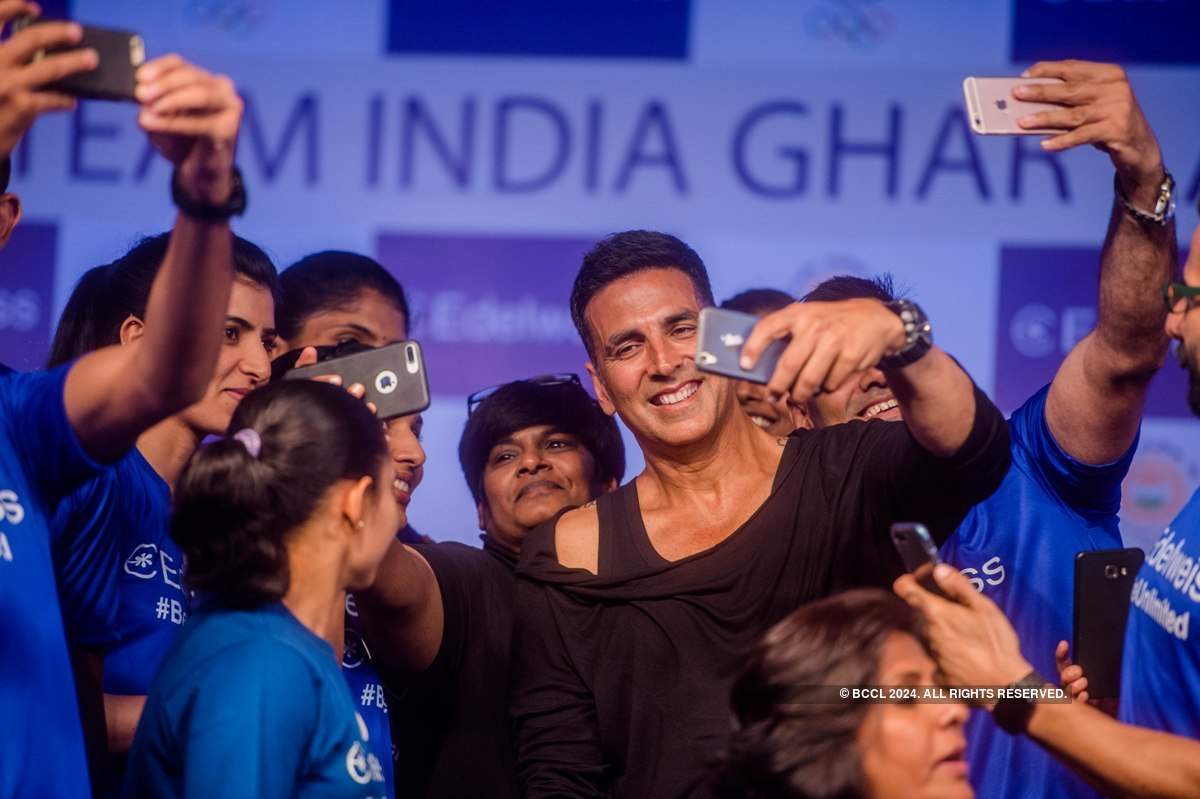 Akshay Kumar meets with Asian Games contenders