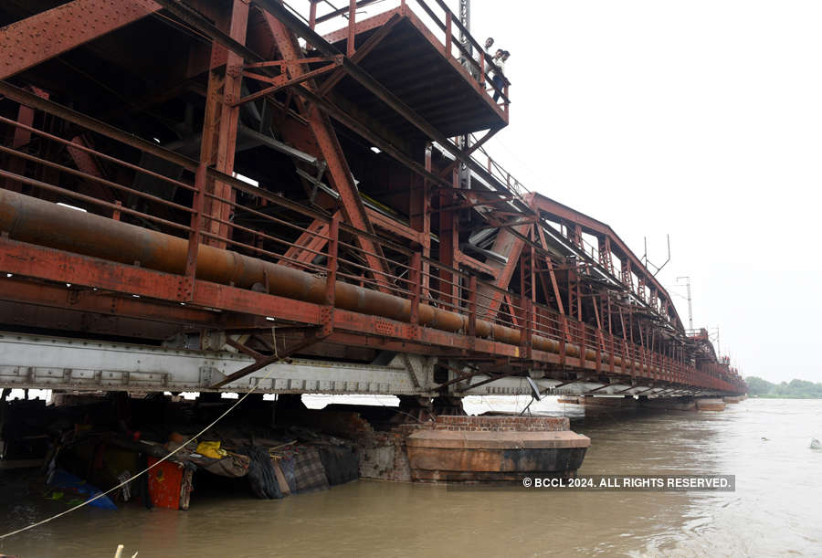 Rising Yamuna leaves thousands homeless