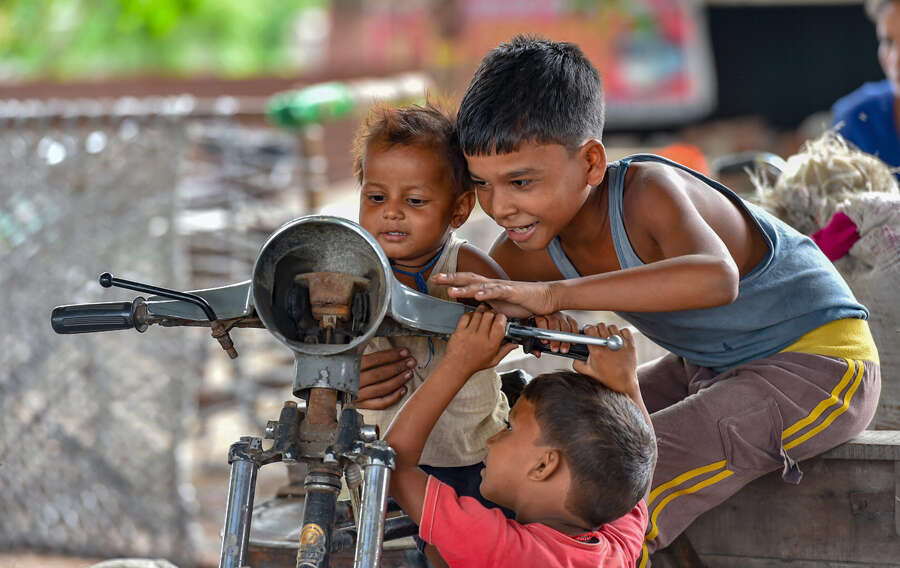 Rising Yamuna leaves thousands homeless