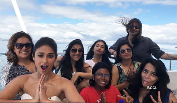 Bikini-clad Ileana D'Cruz beats the heat in style, see pictures