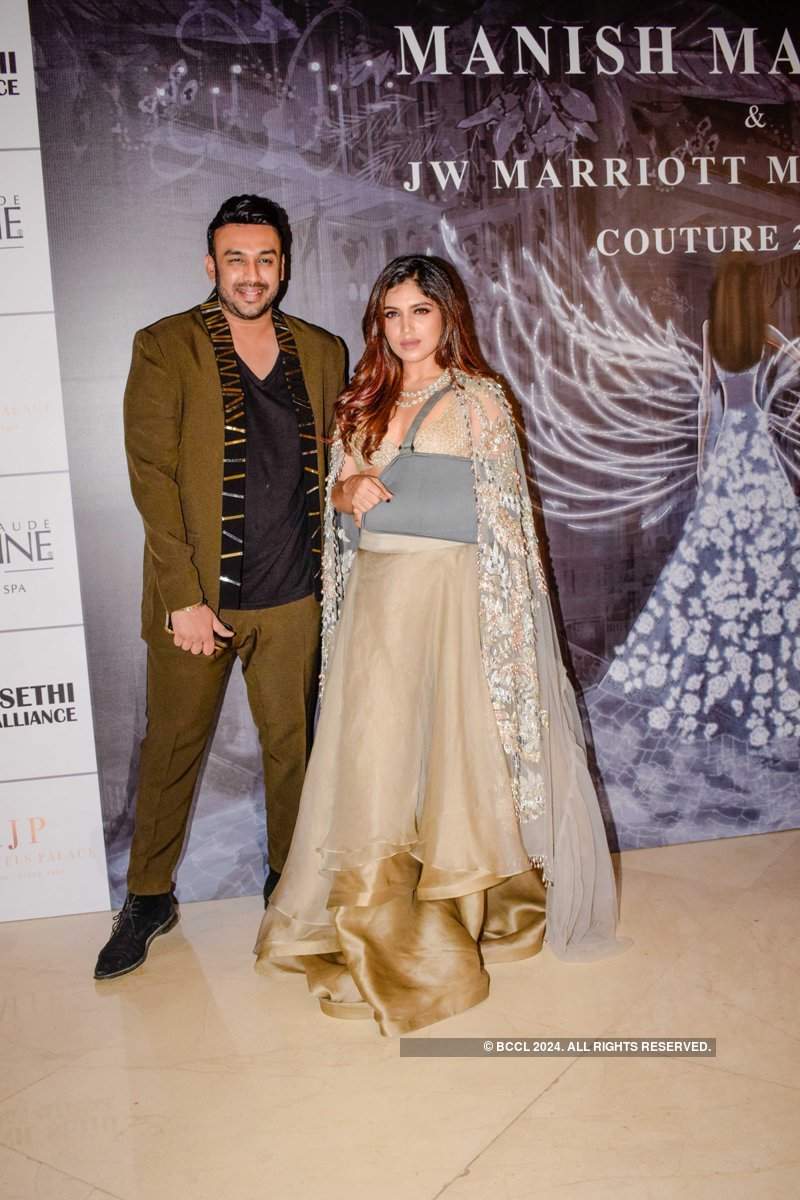 Star kids Janhvi, Khushi and Sara shine at Manish Malhotra's couture show