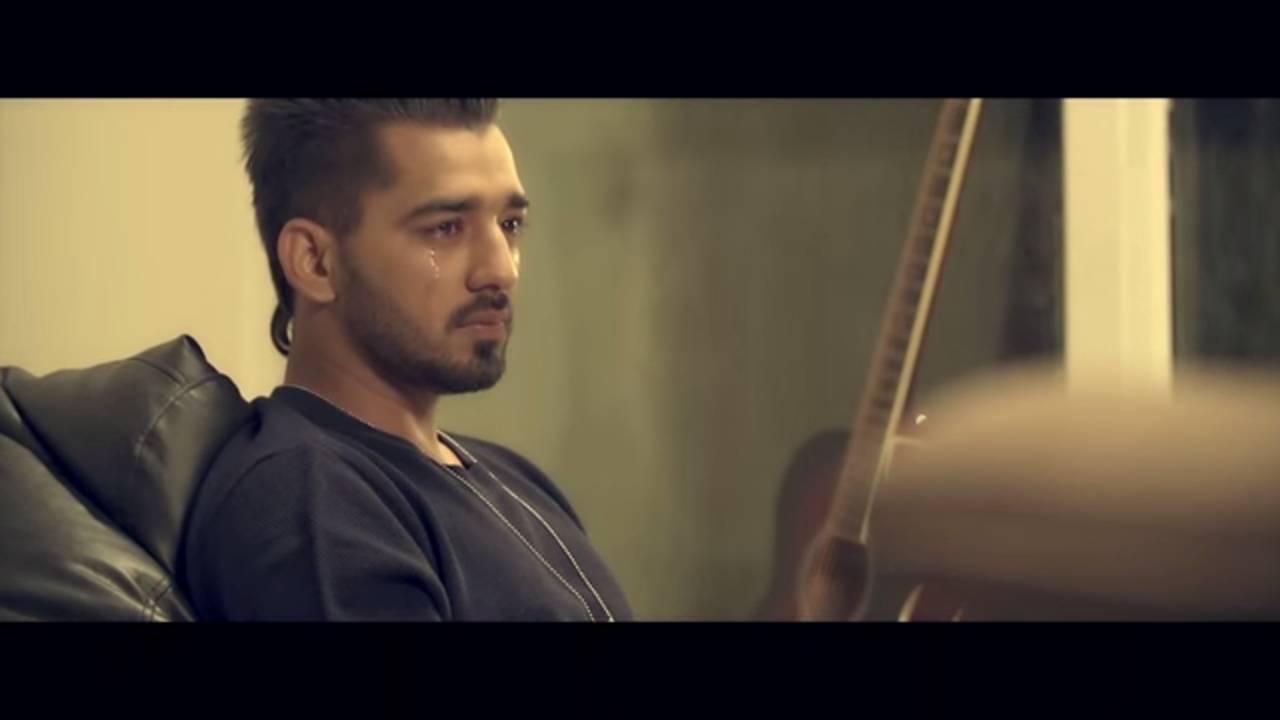 Punjabi Song Yaari Sung By Maninder Buttar | Punjabi Video Songs ...