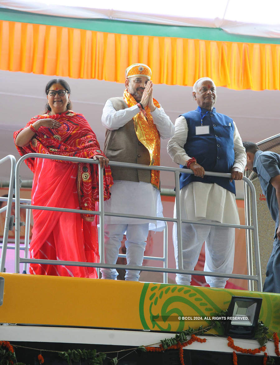 Amit Shah flags off "Rajasthan Gaurav Yatra"