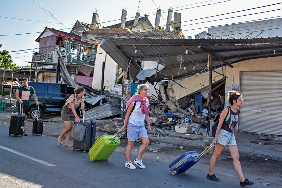 Massive earthquake kills at least 91, displaces thousands