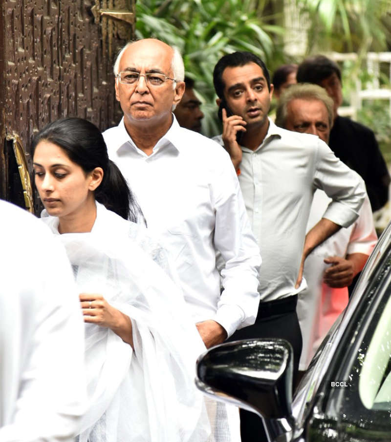 Abhishek Bachchan, Aishwarya Rai and others pay last respects to Shweta Nanda's father-in-law Rajan Nanda