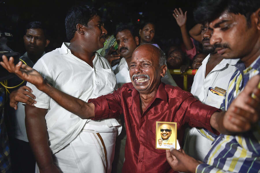 Karunanidhi health: Supporters throng Kauvery Hospital 