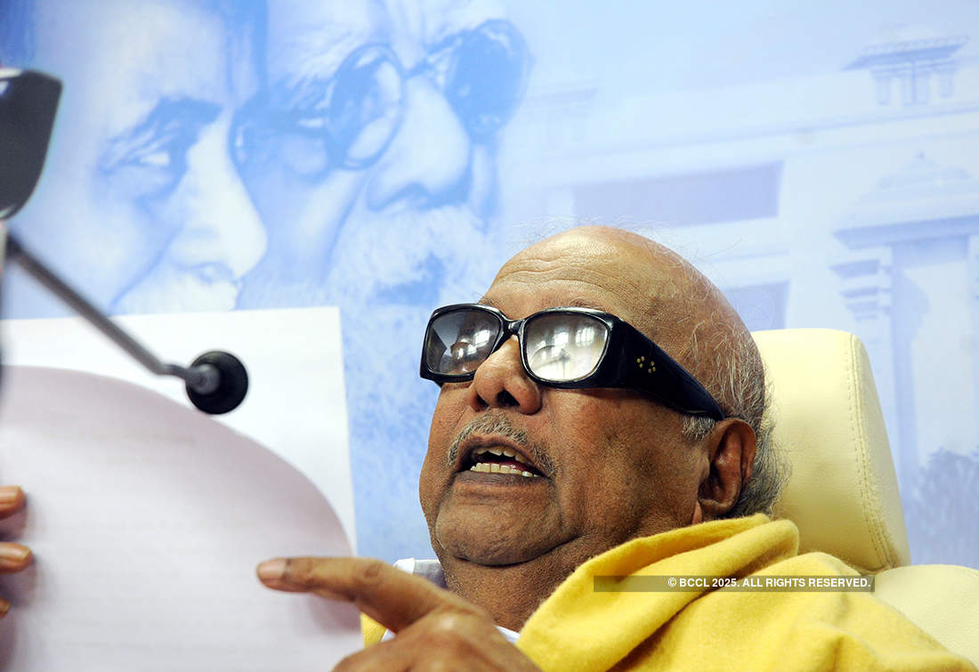 Rare and unseen pictures of Dravidian icon Muthuvel Karunanidhi