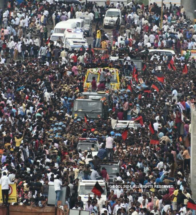 M Karunanidhi's funeral procession draws throngs of followers