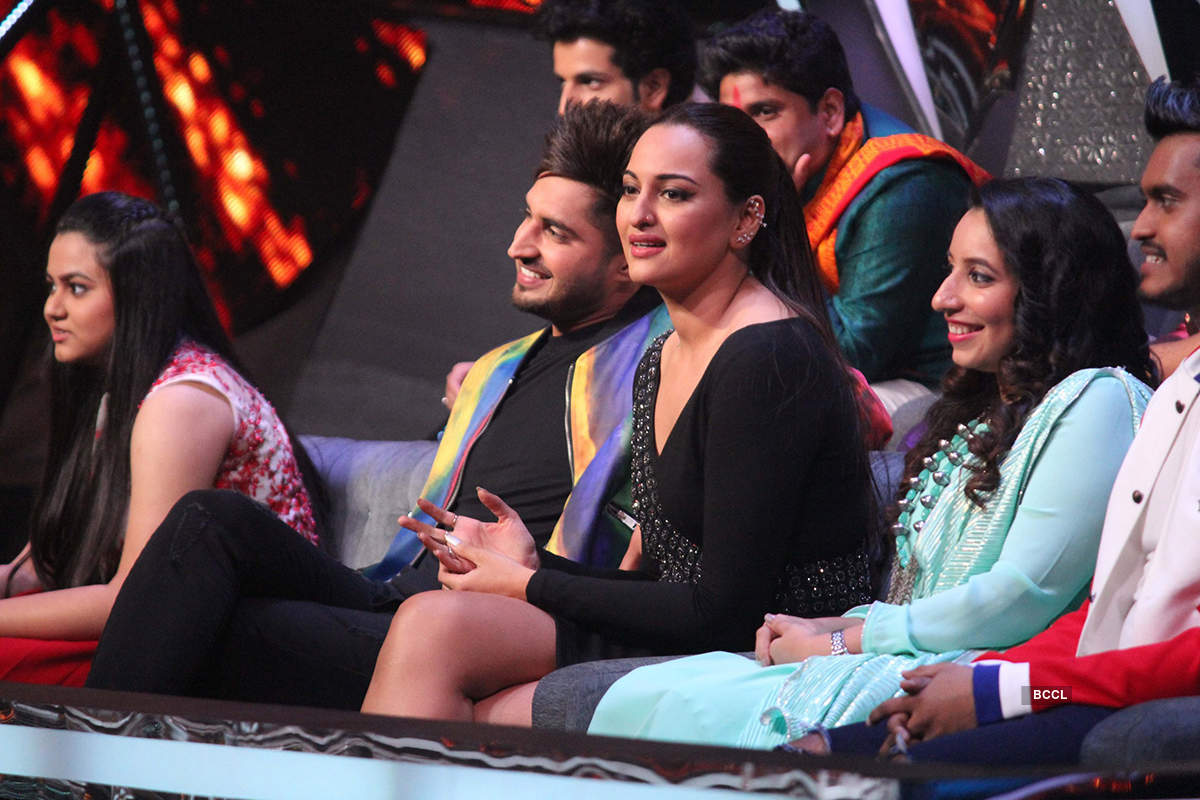 Indian Idol Season 10: On the sets