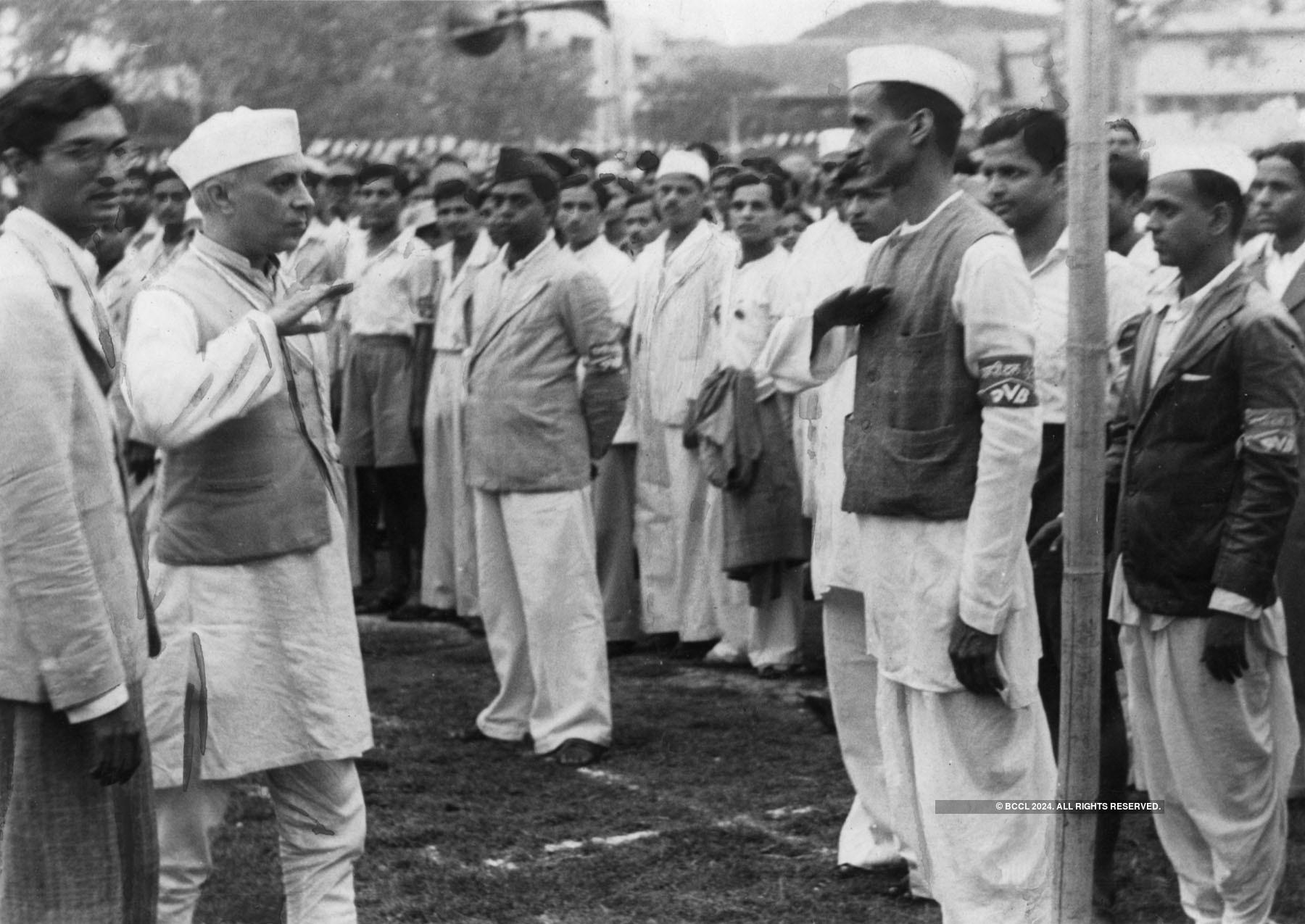 Congress Leader And Freedom Fighter Jawaharlal Nehru (2nd From Left ...