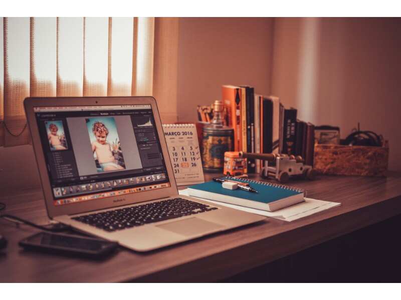 ​Freelancing: Earnings may range anywhere between $5 and $100