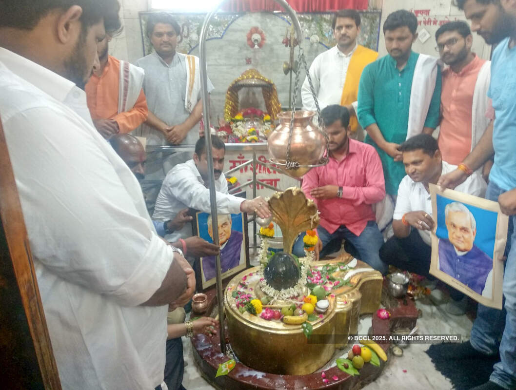 Prayers for Atal Bihari Vajpayee