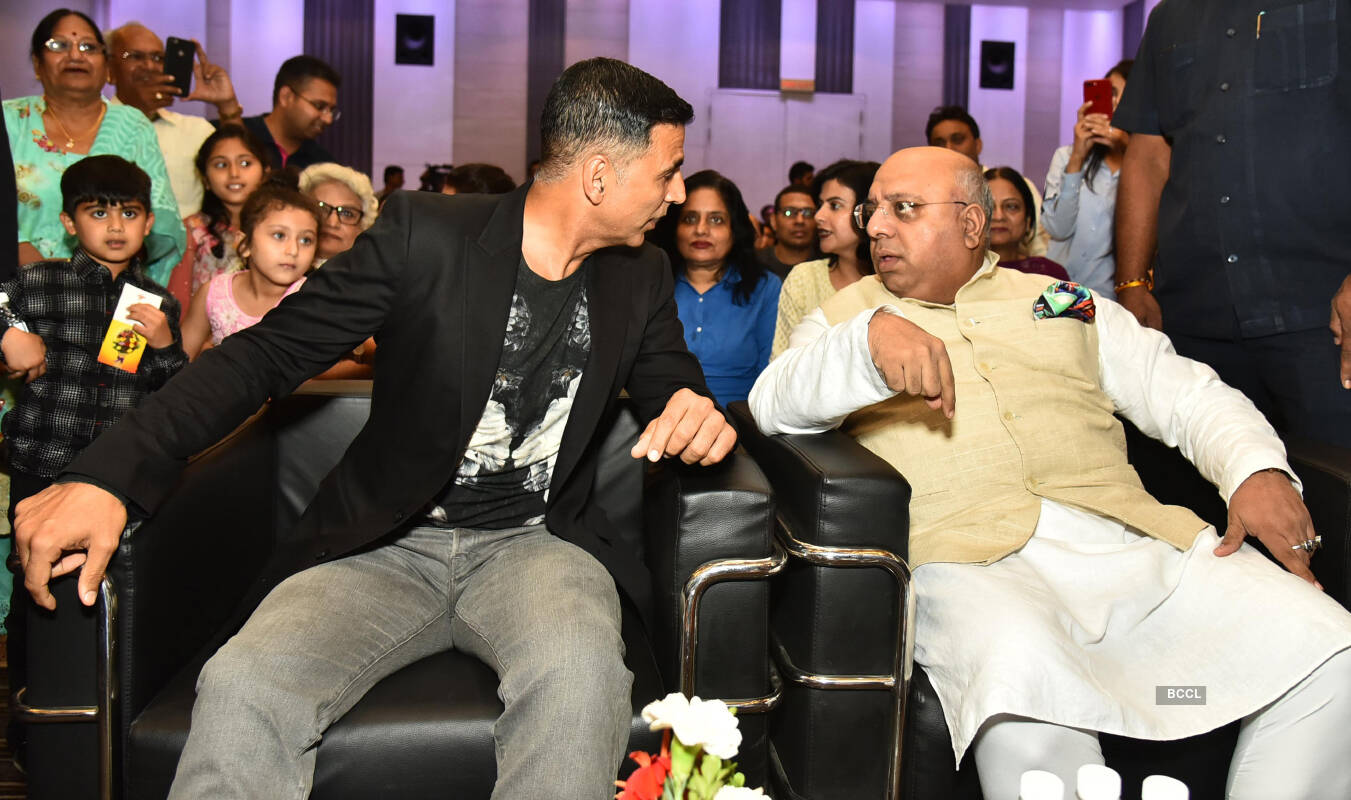 Dr. Anurag Batra and Akshay Kumar