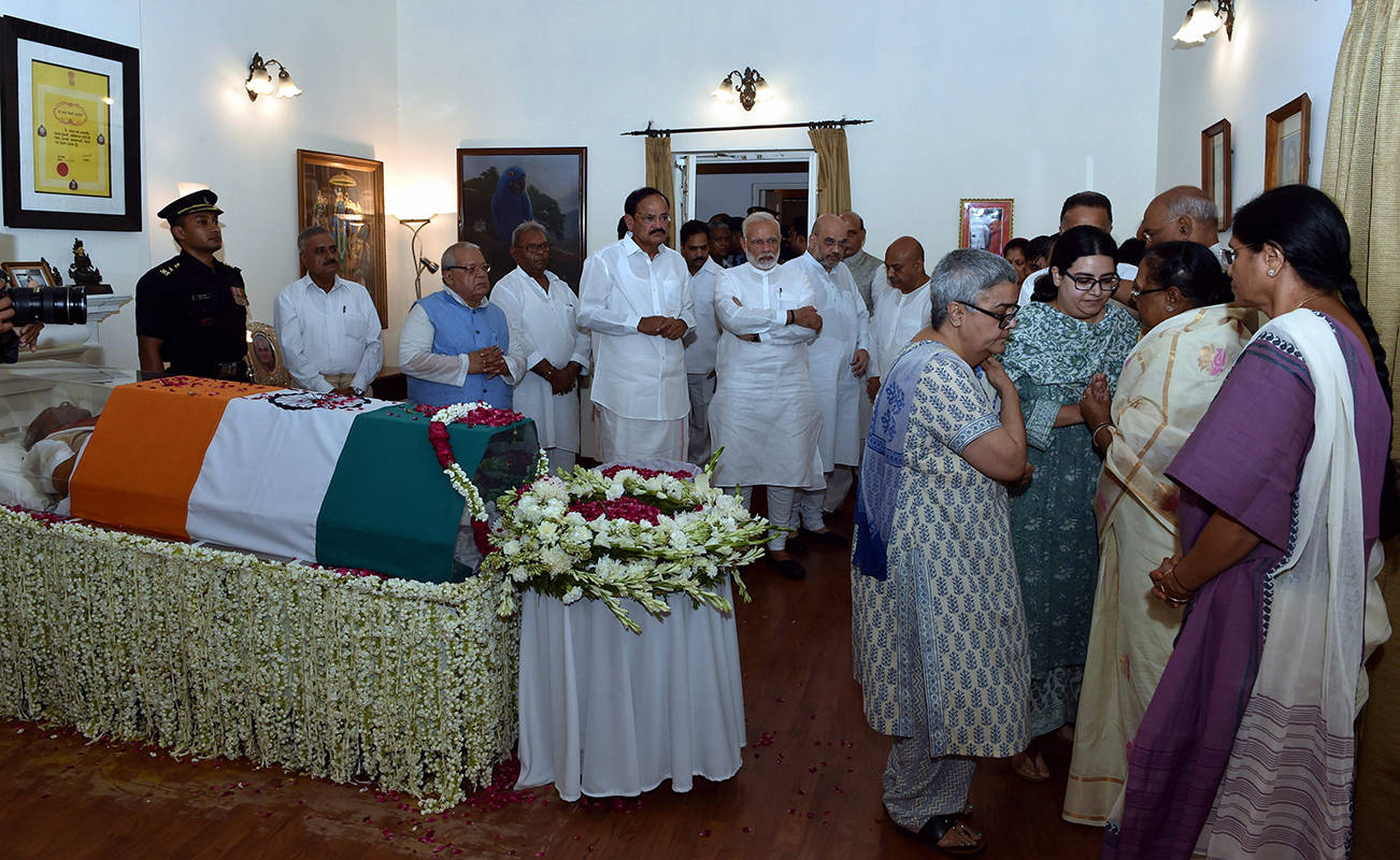 Politicians across party lines pay tribute to Atal Bihari Vajpayee