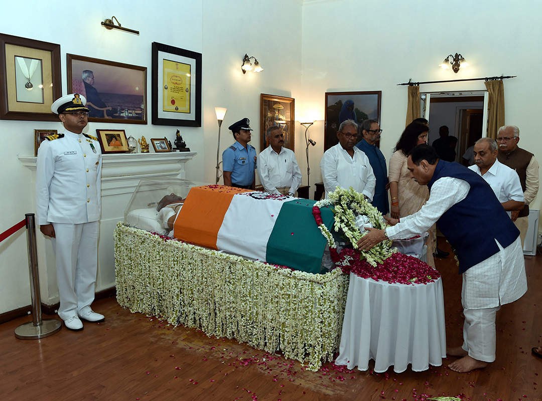 Politicians across party lines pay tribute to Atal Bihari Vajpayee