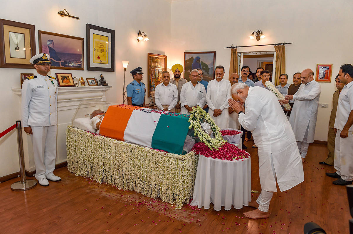 Politicians across party lines pay tribute to Atal Bihari Vajpayee