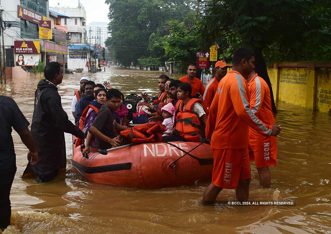 Kerala flood situation worsens, death toll reaches 324