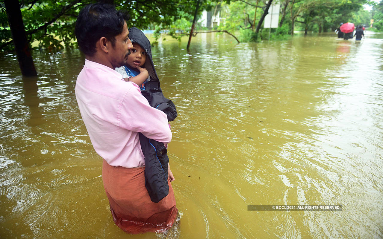 Kerala flood situation worsens, death toll reaches 324